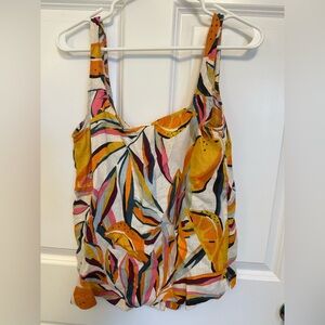 Sleeveless linen tank top